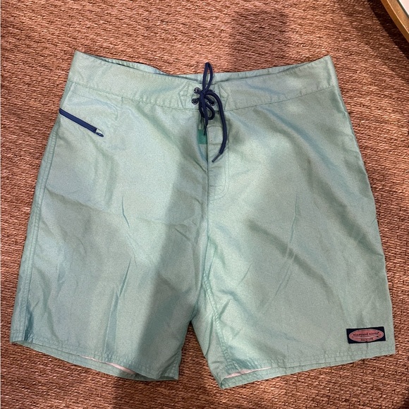 Vineyard Vines men’s board shorts size 35 - Picture 4 of 6